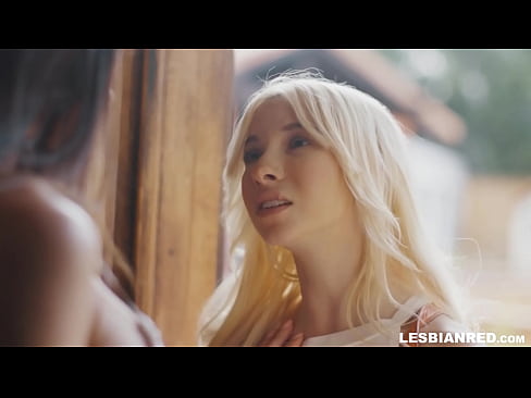 ❤️ Keçik piştî çend mehan tê malê û diqede pisîka dêya xwe dixwe Tenê porno li porno ku.zoomporno.ru
